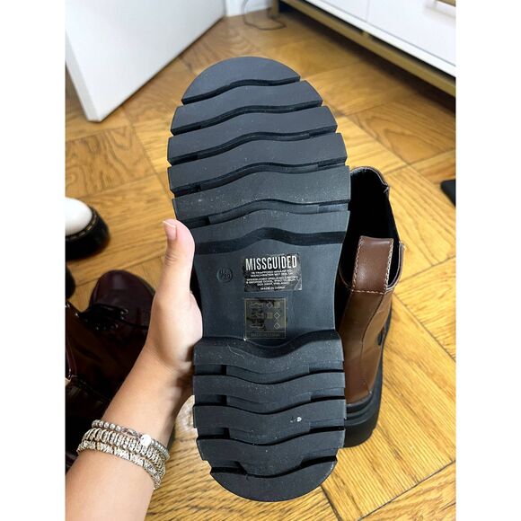 BROWN BOOTS - Picture 3 of 4